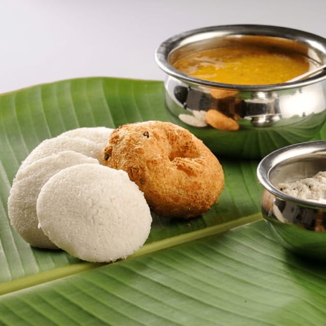 Combo (2 Idli / 1 Medu Wada).