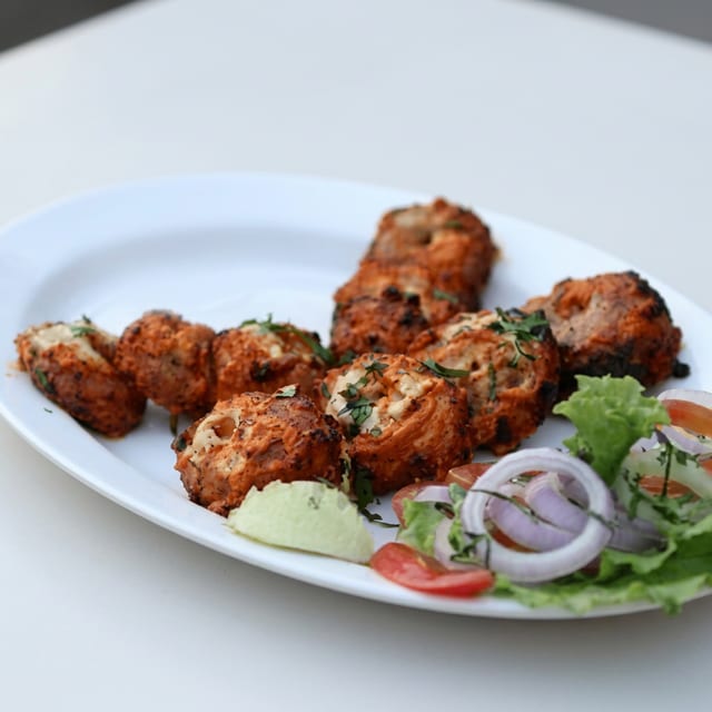 Stuffed Tandoori Mushroom (6 PCS) (Cheese Stuffed).