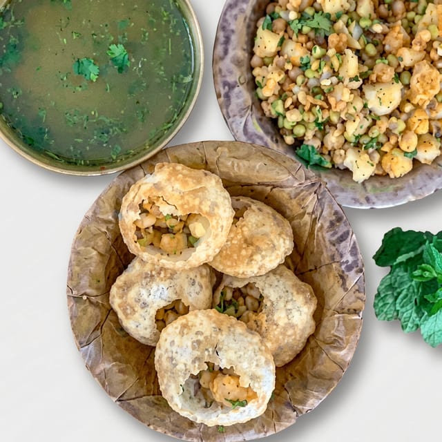 Pani Puri (Golgappa | Traditional Street Food).