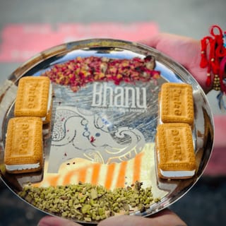 Parle G Ice Cream Sando ( 2 PCS ) 