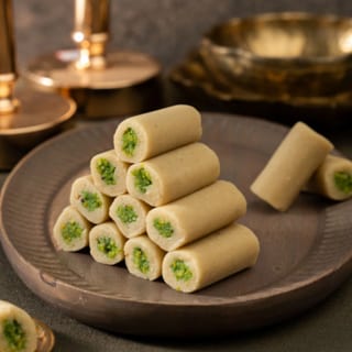 Kaju Roll 1 LB BOX ( Cashew ) 