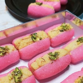 Pink Malai Sandwhich ( 6 PC )