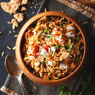 Bhel Puri (Savoury Snack | Traditional Street Food)